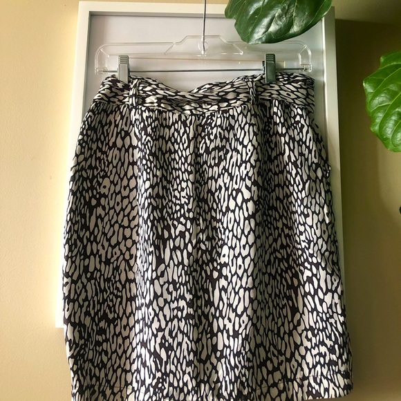 Zara, M, patterned skirt - Picture 4 of 5
